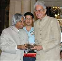 Description: BC Roy Award from President APJ Abul Kalam