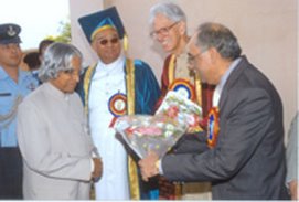 Description: Receiving President of India, APJ Abul Kalam